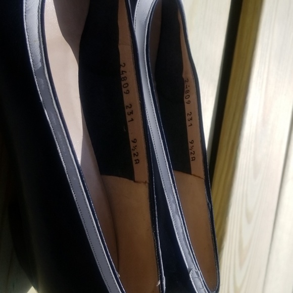 Shoes - Picture 5 of 8